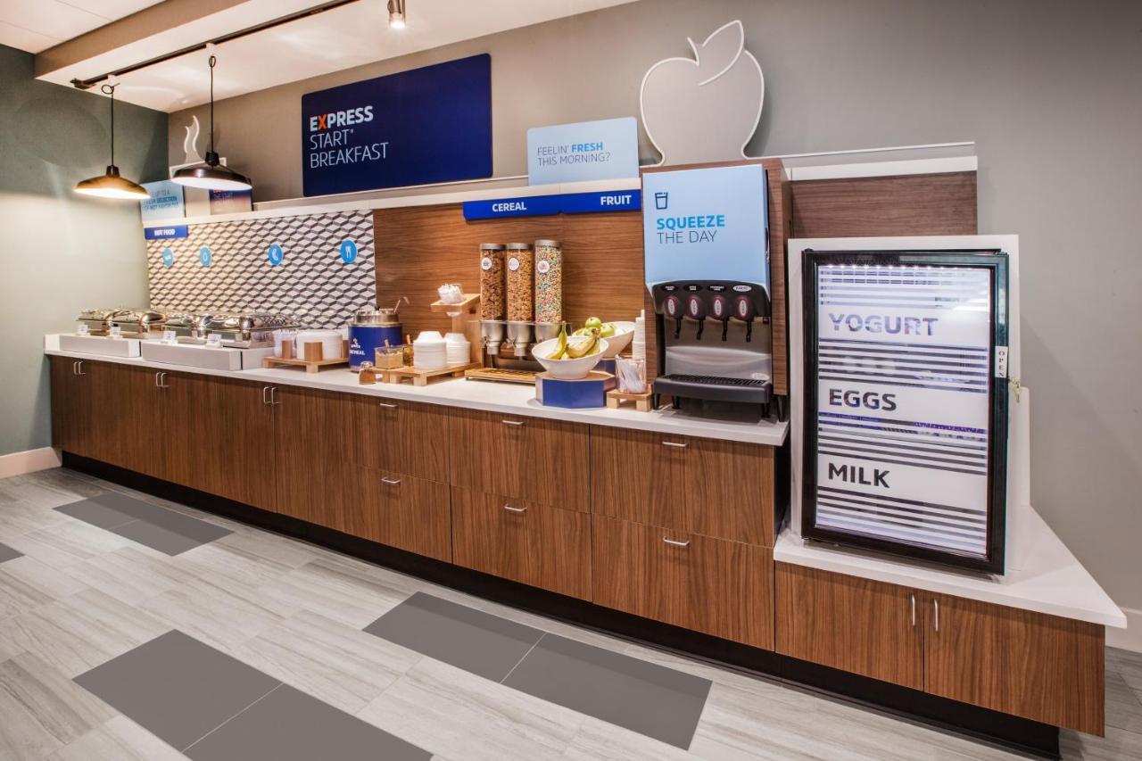 Holiday Inn Express - Cabot By Ihg Экстерьер фото